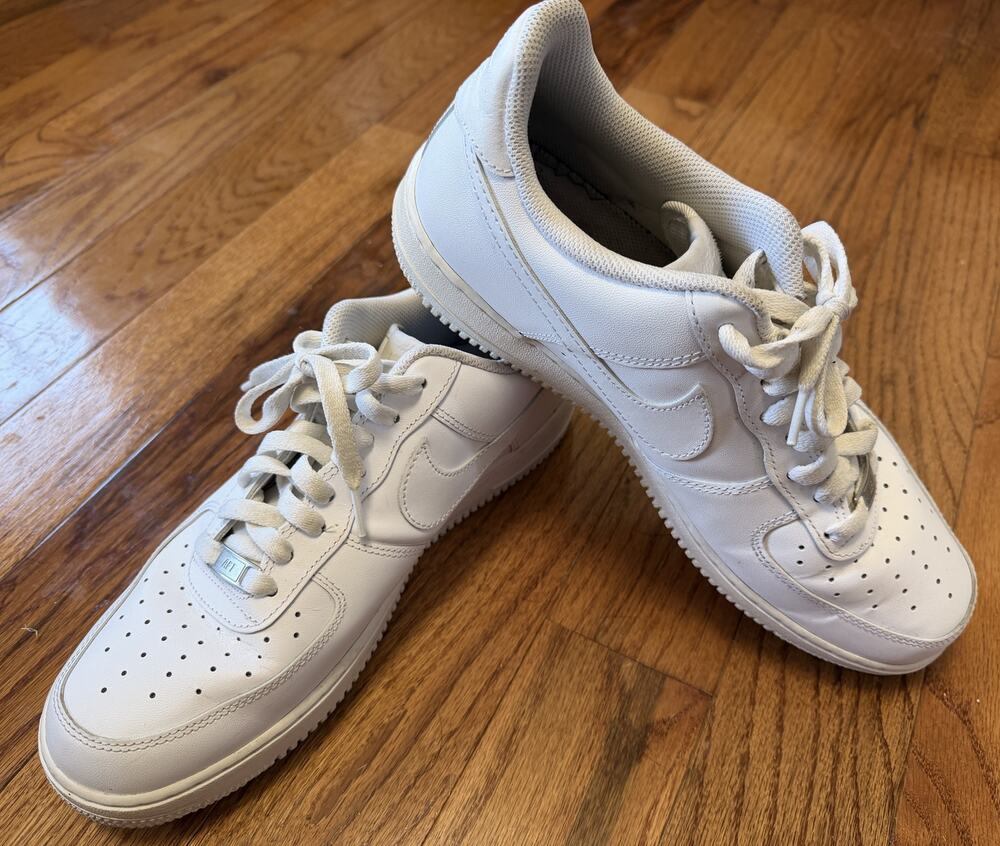 Nike Air Force 1 07 Low Triple White Mens 11.5 Leather Sneakers CW2288-111 AF1